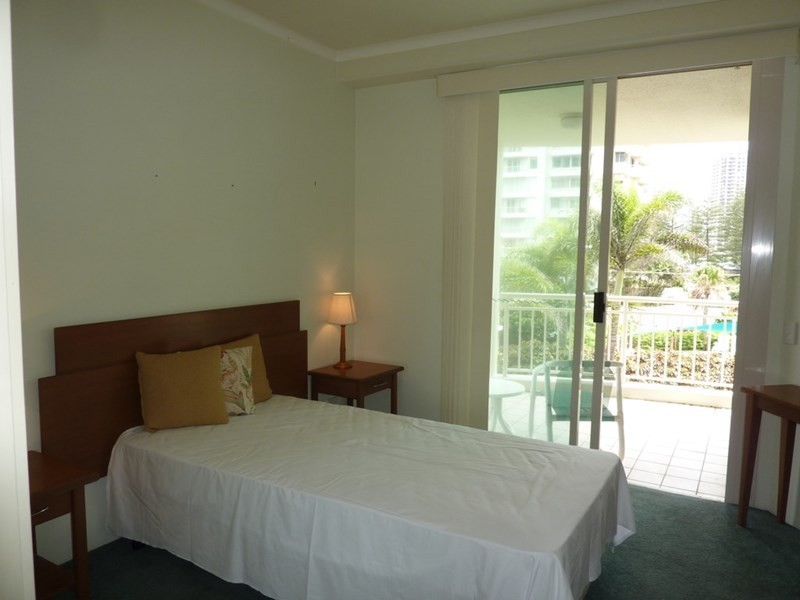 46 Pacific Street, Main Beach QLD 4217