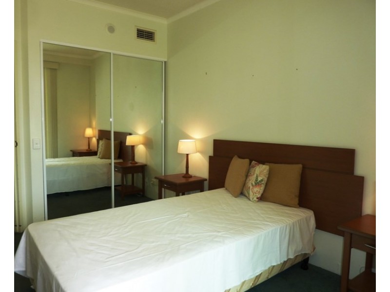 46 Pacific Street, Main Beach QLD 4217