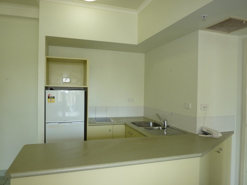 46 Pacific Street, Main Beach QLD 4217