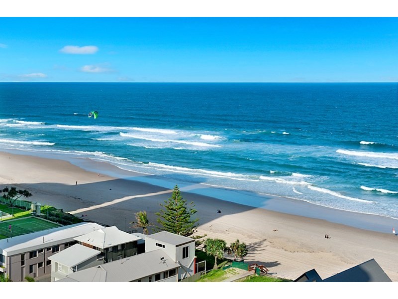 5 Woodroffe Avenue, Main Beach QLD 4217