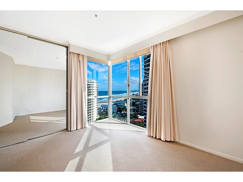 5 Woodroffe Avenue, Main Beach QLD 4217
