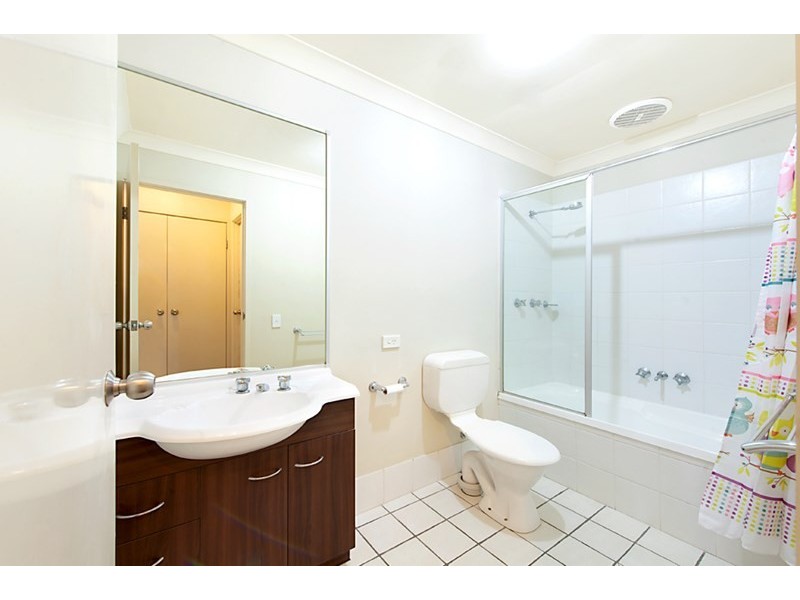 596 Pine Ridge Road, Coombabah QLD 4216