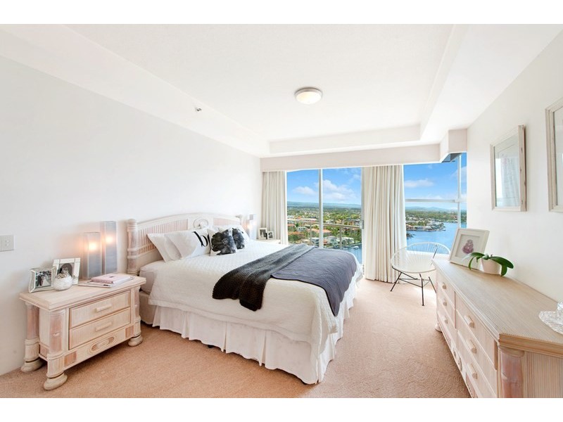 40 Riverview Parade, Surfers Paradise QLD 4217