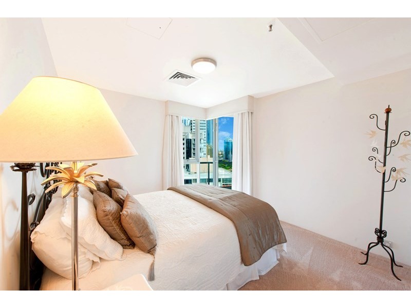 40 Riverview Parade, Surfers Paradise QLD 4217