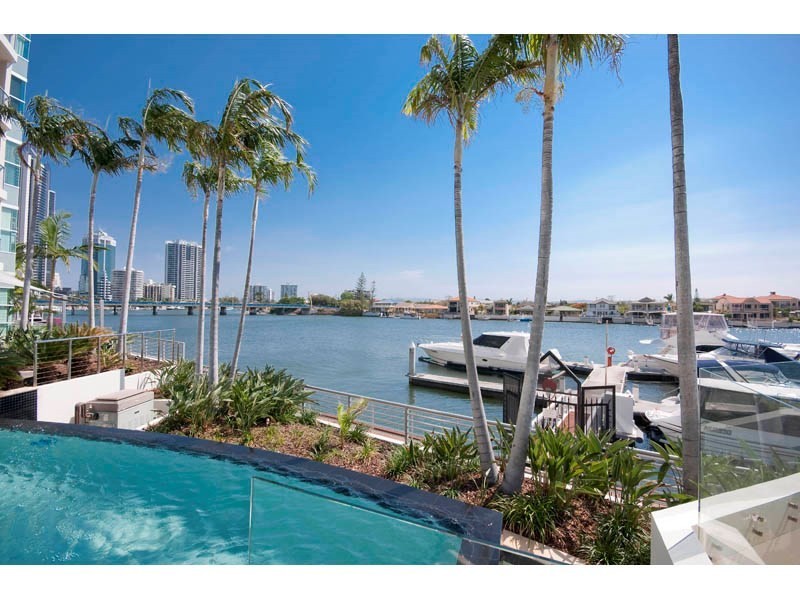 40 Riverview Parade, Surfers Paradise QLD 4217