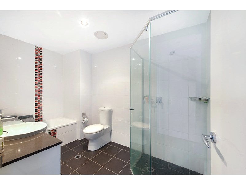 2 Aqua Street, Southport QLD 4215