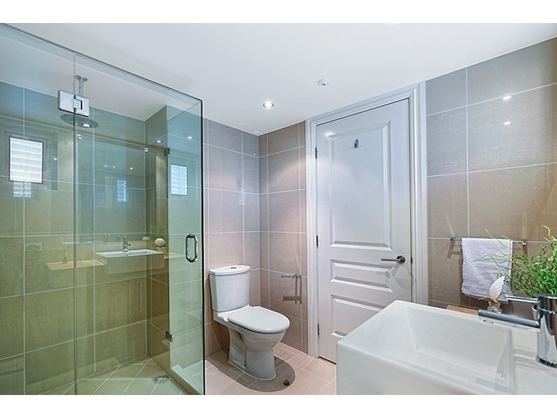 30 Garfield Terrace, Surfers Paradise QLD 4217