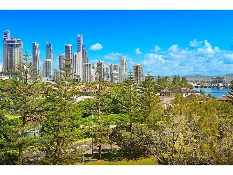 5 Admiralty Drive, Surfers Paradise QLD 4217