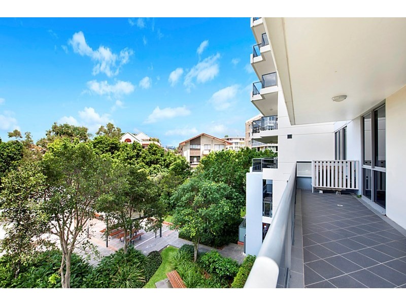 3 Como Crescent, Southport QLD 4215