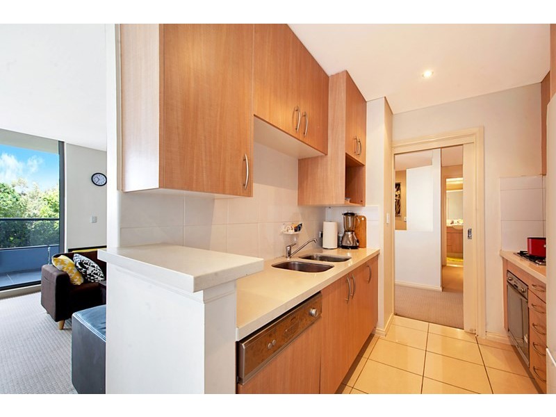 3 Como Crescent, Southport QLD 4215