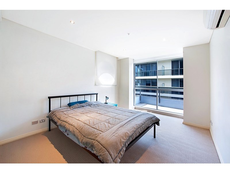 3 Como Crescent, Southport QLD 4215