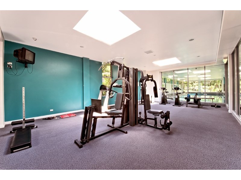 3 Como Crescent, Southport QLD 4215