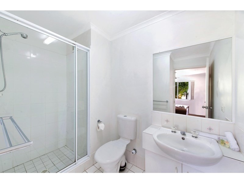 1 Cronin Avenue, Main Beach QLD 4217