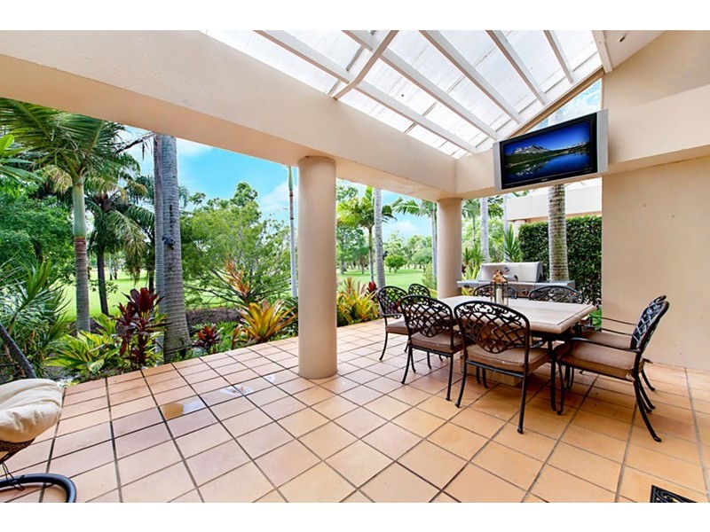 125 Santa Cruz Boulevard, Clear Island Waters QLD 4226