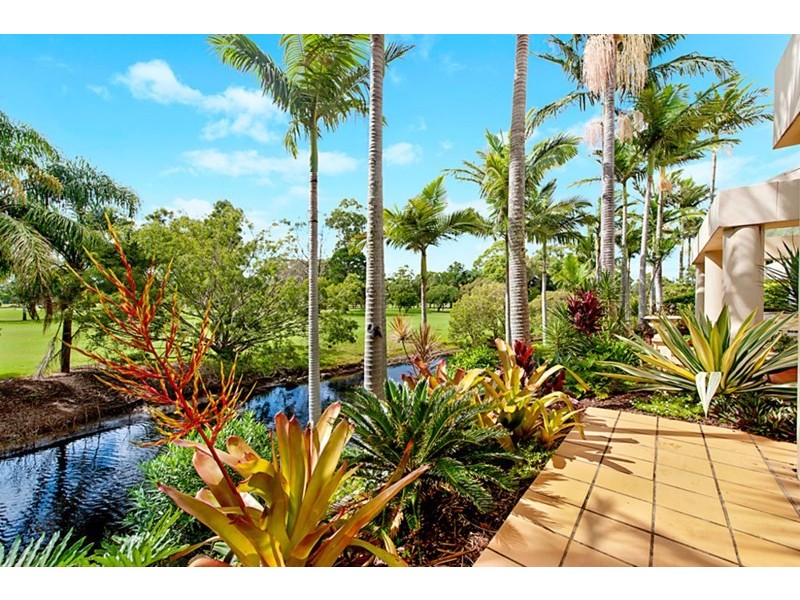 125 Santa Cruz Boulevard, Clear Island Waters QLD 4226