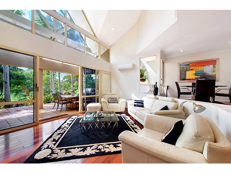 125 Santa Cruz Boulevard, Clear Island Waters QLD 4226