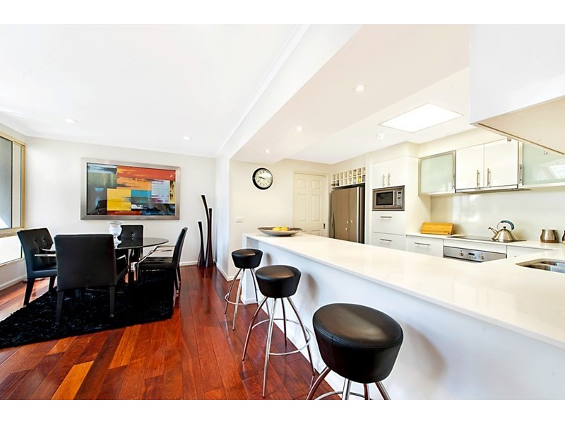 125 Santa Cruz Boulevard, Clear Island Waters QLD 4226