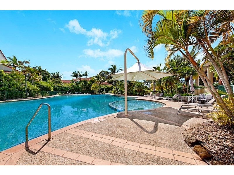 125 Santa Cruz Boulevard, Clear Island Waters QLD 4226