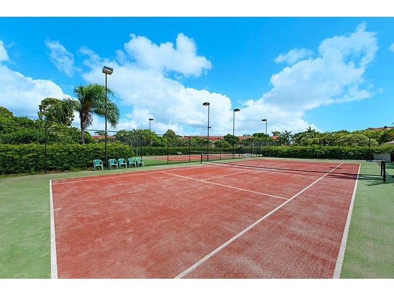 125 Santa Cruz Boulevard, Clear Island Waters QLD 4226