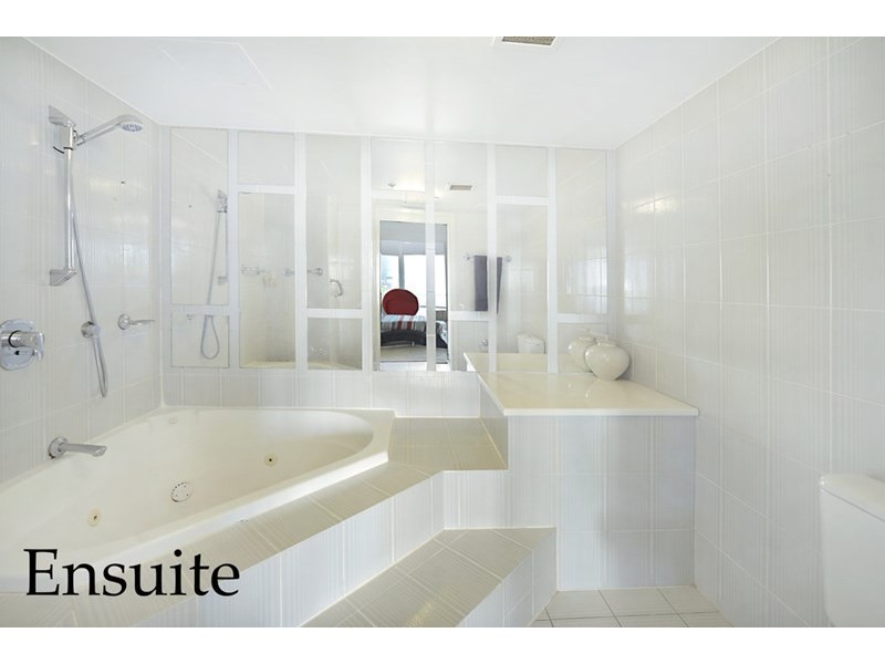 3 Tedder Avenue, Main Beach QLD 4217