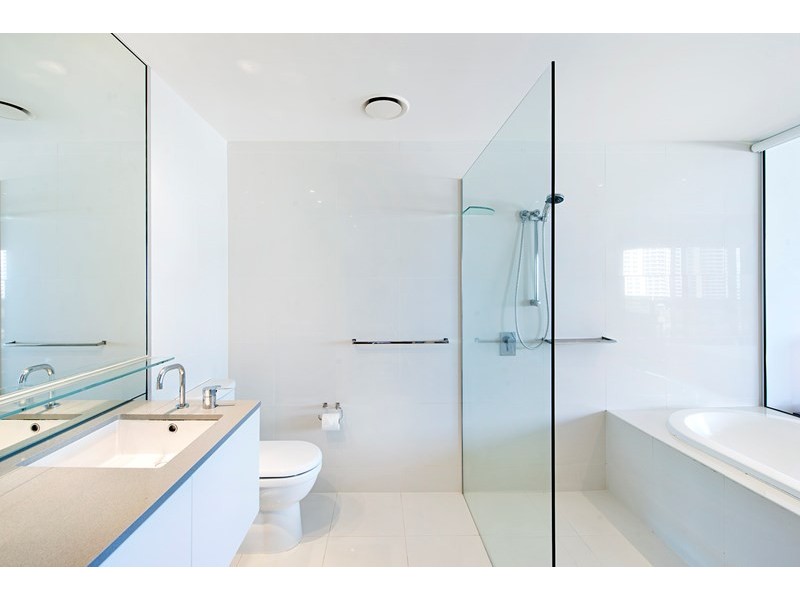 9 Ferny Avenue, Surfers Paradise QLD 4217