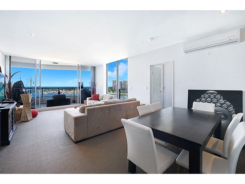 4 Como Crescent, Southport QLD 4215