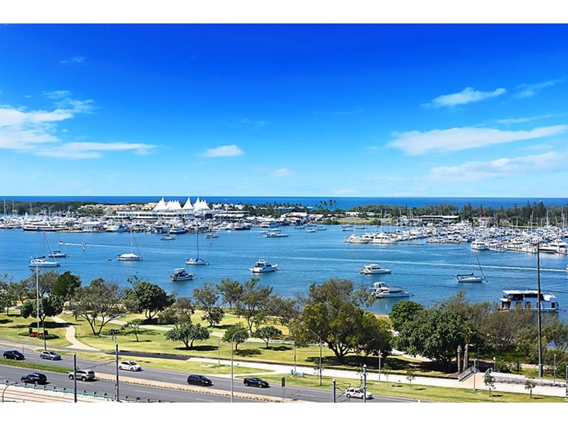 4 Como Crescent, Southport QLD 4215