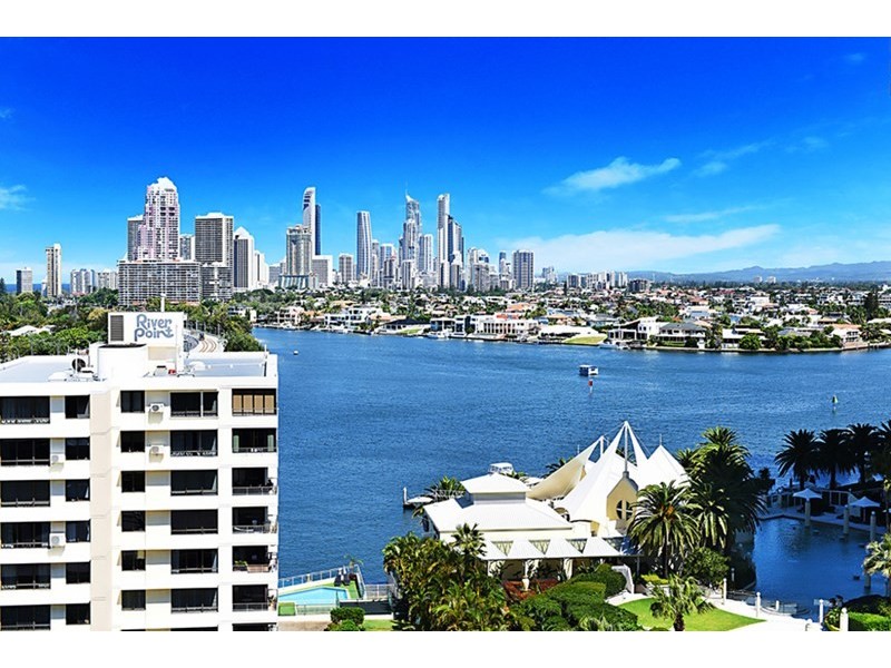 4 Como Crescent, Southport QLD 4215