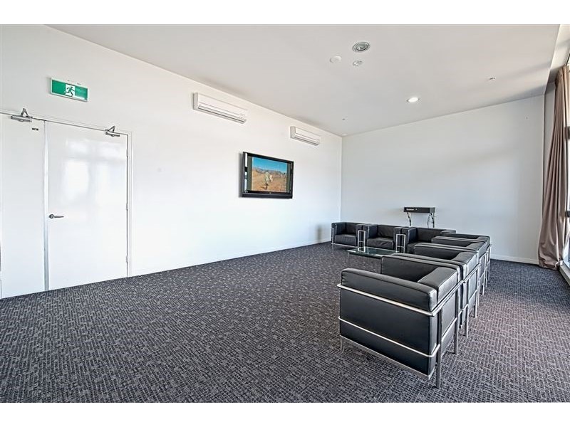 4 Como Crescent, Southport QLD 4215