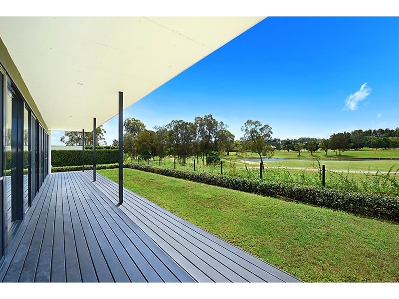 11 The Boulevarde, Benowa QLD 4217
