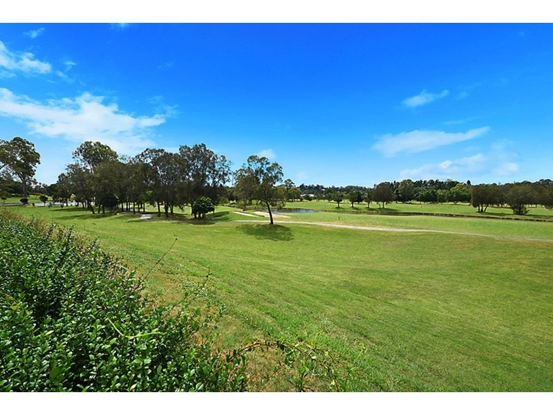 11 The Boulevarde, Benowa QLD 4217