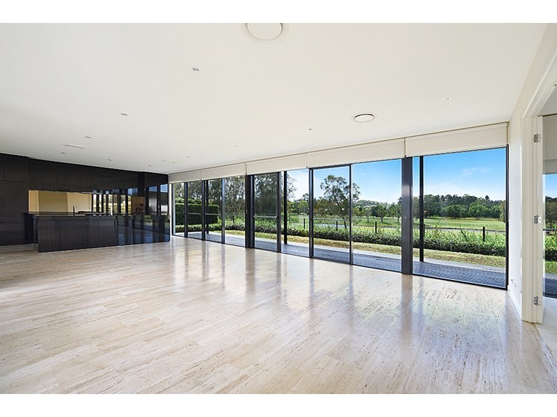11 The Boulevarde, Benowa QLD 4217