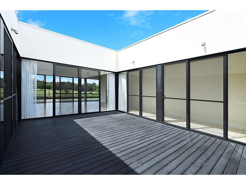 11 The Boulevarde, Benowa QLD 4217
