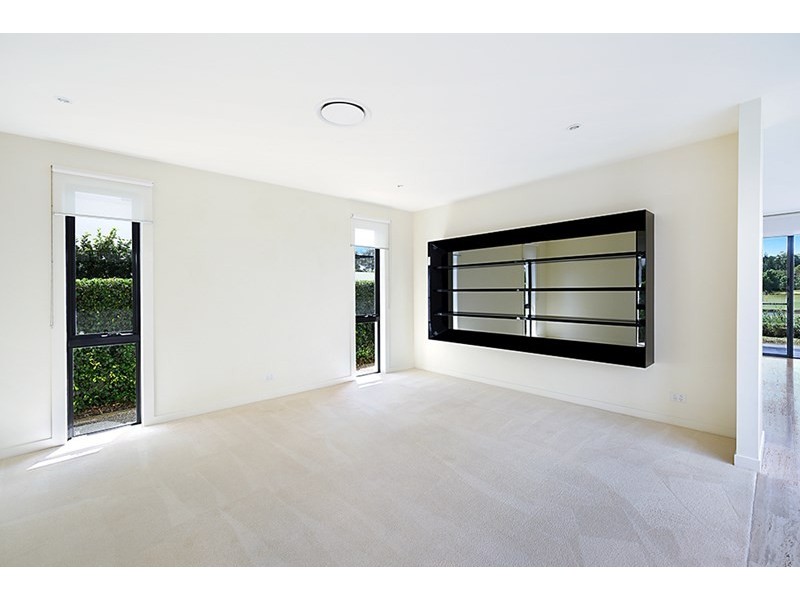 11 The Boulevarde, Benowa QLD 4217