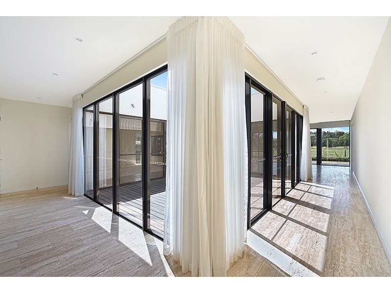 11 The Boulevarde, Benowa QLD 4217
