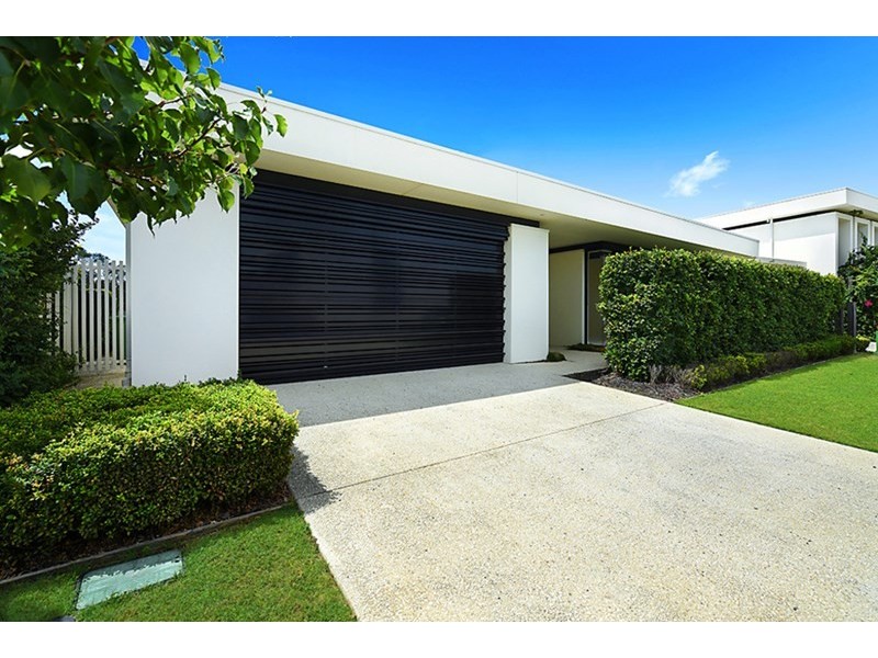 11 The Boulevarde, Benowa QLD 4217