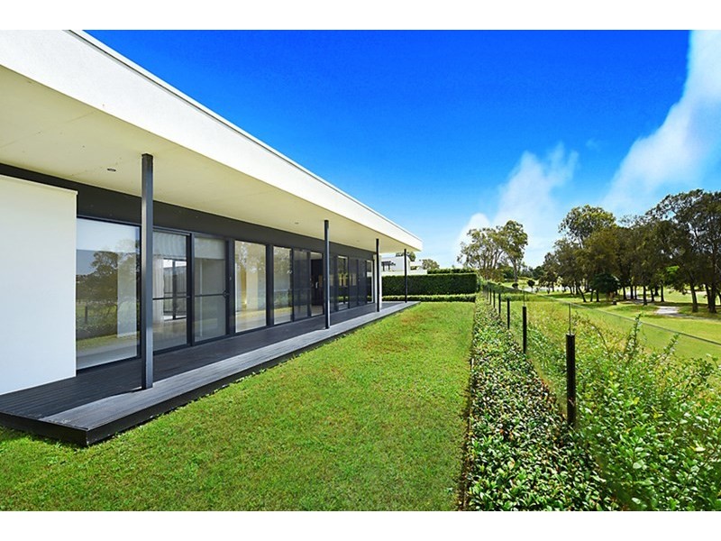11 The Boulevarde, Benowa QLD 4217