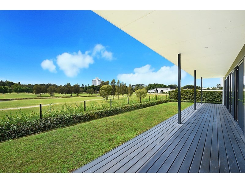 11 The Boulevarde, Benowa QLD 4217