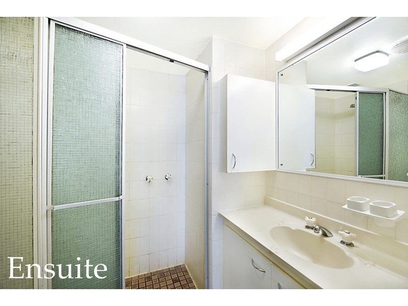 11 Hanlan Street, Surfers Paradise QLD 4217