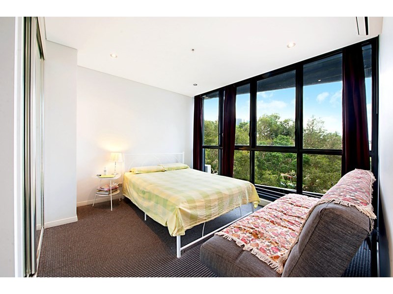 2 Aqua Street, Southport QLD 4215