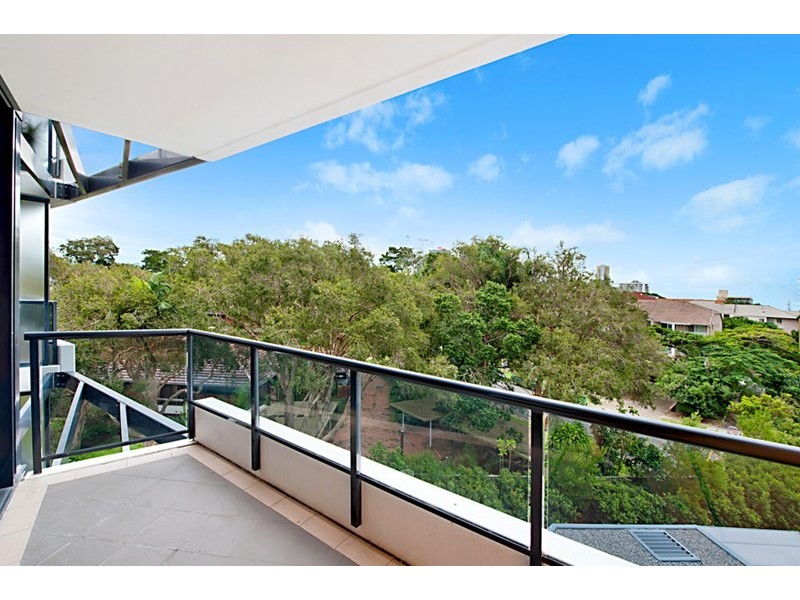 2 Aqua Street, Southport QLD 4215