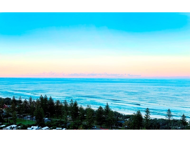 11 Peak Avenue, Main Beach QLD 4217