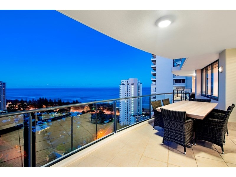 11 Peak Avenue, Main Beach QLD 4217
