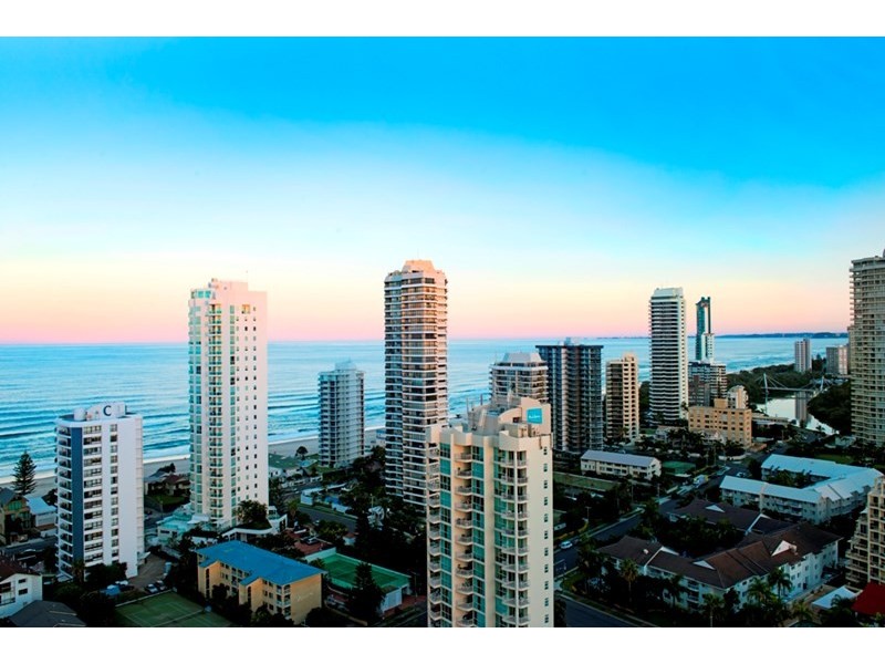 11 Peak Avenue, Main Beach QLD 4217