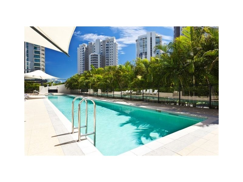 11 Peak Avenue, Main Beach QLD 4217
