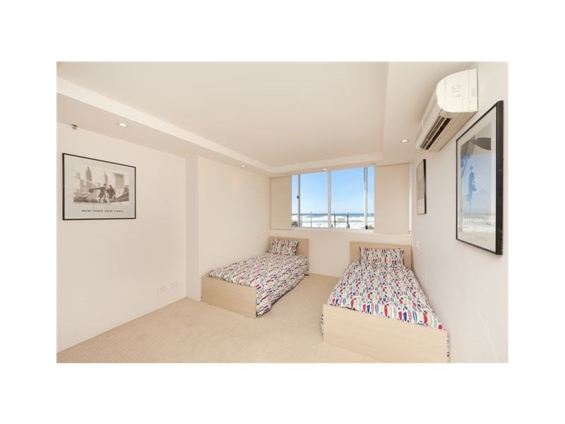 20 Old Burleigh Road, Surfers Paradise QLD 4217