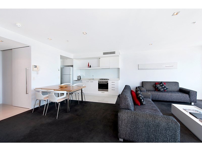 9 Hamilton Avenue, Surfers Paradise QLD 4217