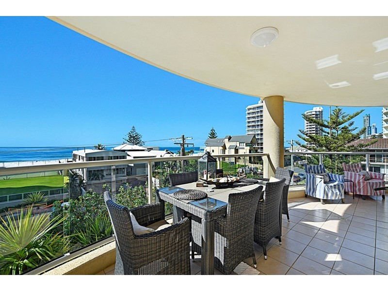 59 Pacific Street, Main Beach QLD 4217