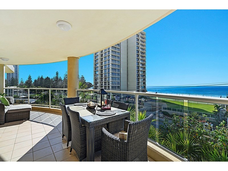 59 Pacific Street, Main Beach QLD 4217