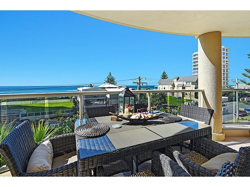 59 Pacific Street, Main Beach QLD 4217
